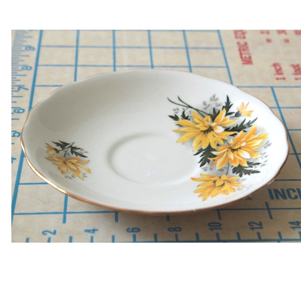 Royal Vale Bone China Tea Saucer Yellow‎ Floral Gold Gilt England Ridgway B 07 9